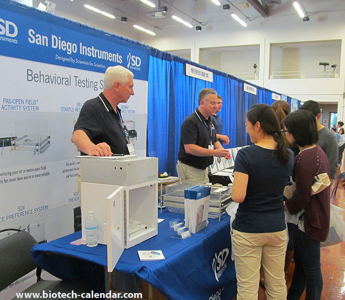 SD Instruments reps explaining their newest tech and science equipment at the University of California, San Diego BCI event.